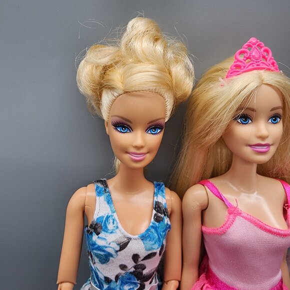 Vintage & Modern Barbie Dolls Lot of 4 + Outfits Pink Skirt Dress Lace 90s - Picture 3 of 16